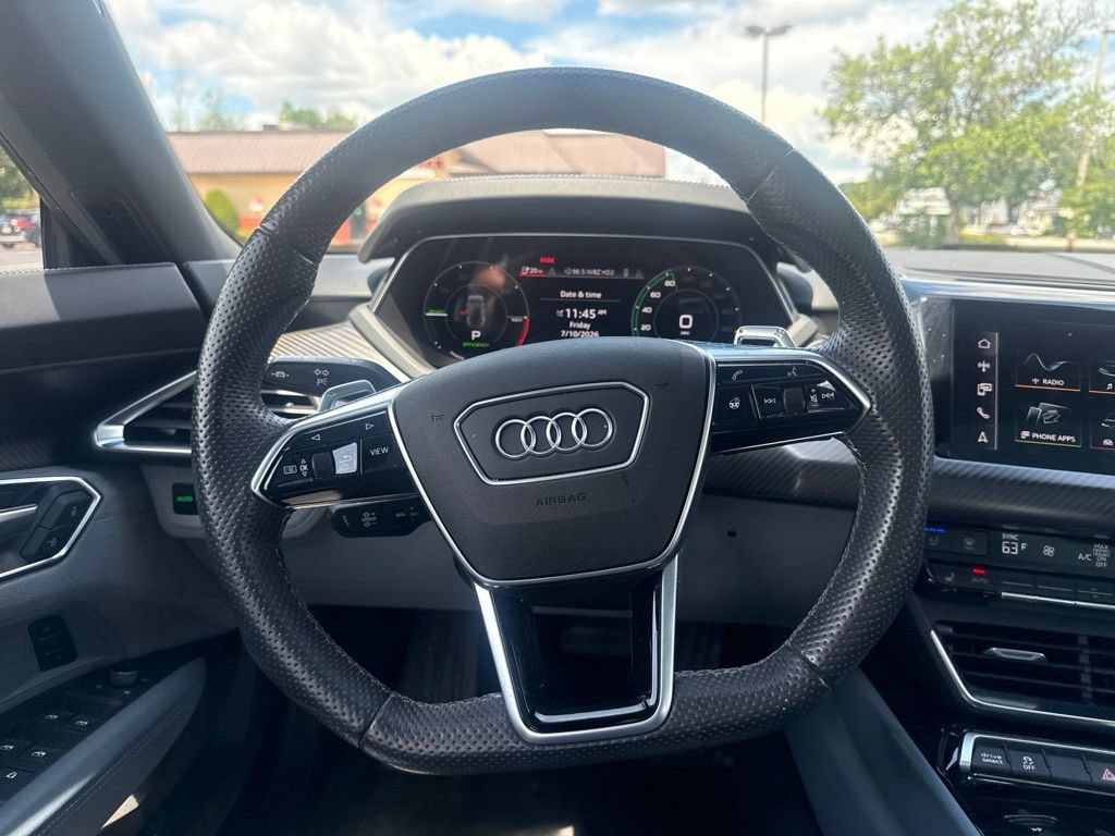 Used 2022 Audi e-tron GT Prestige AWD/4WD image 16