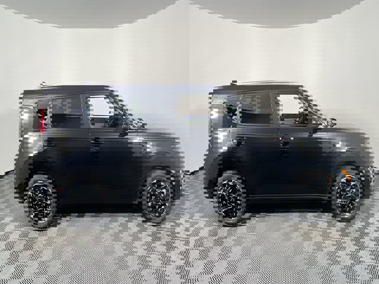New 2025 Kia Soul EX image 2