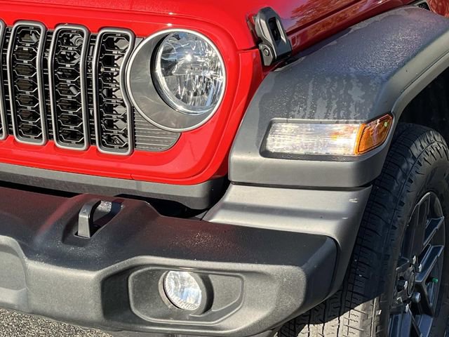 Used 2025 Jeep Wrangler Unlimited Sport AWD/4WD image 10
