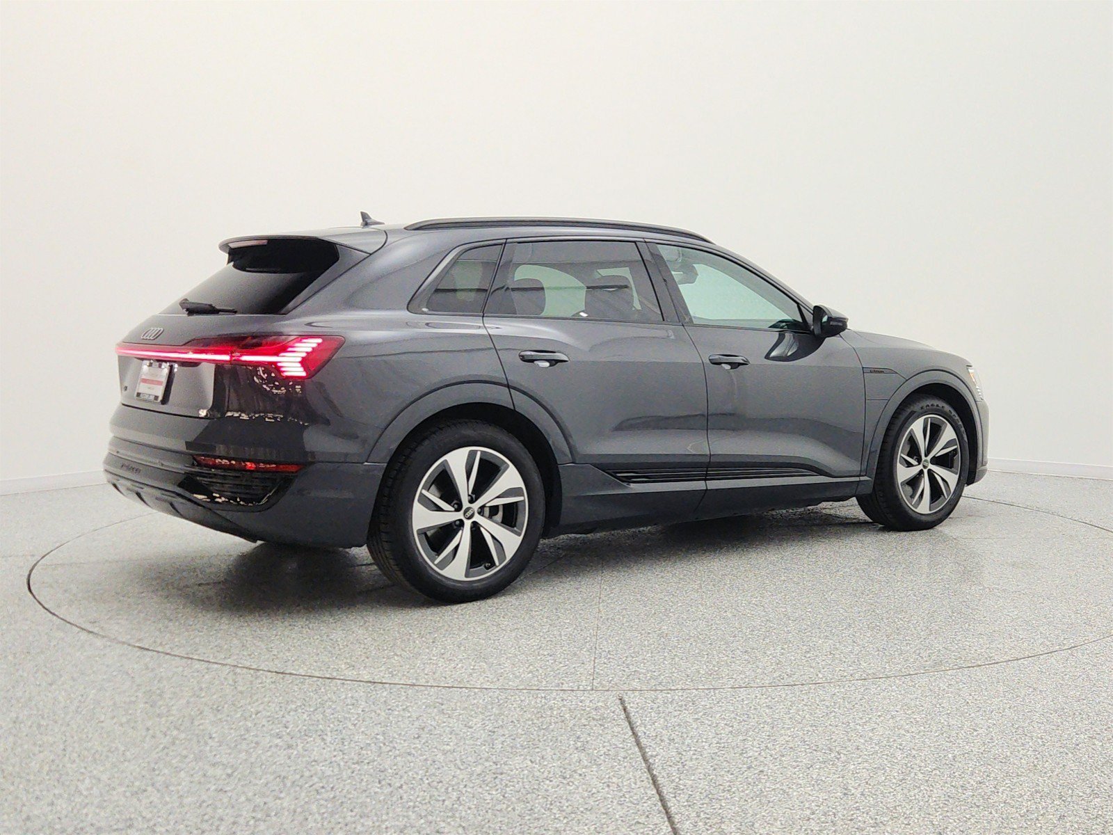 Used 2024 Audi Q8 e-tron Premium AWD/4WD image 5