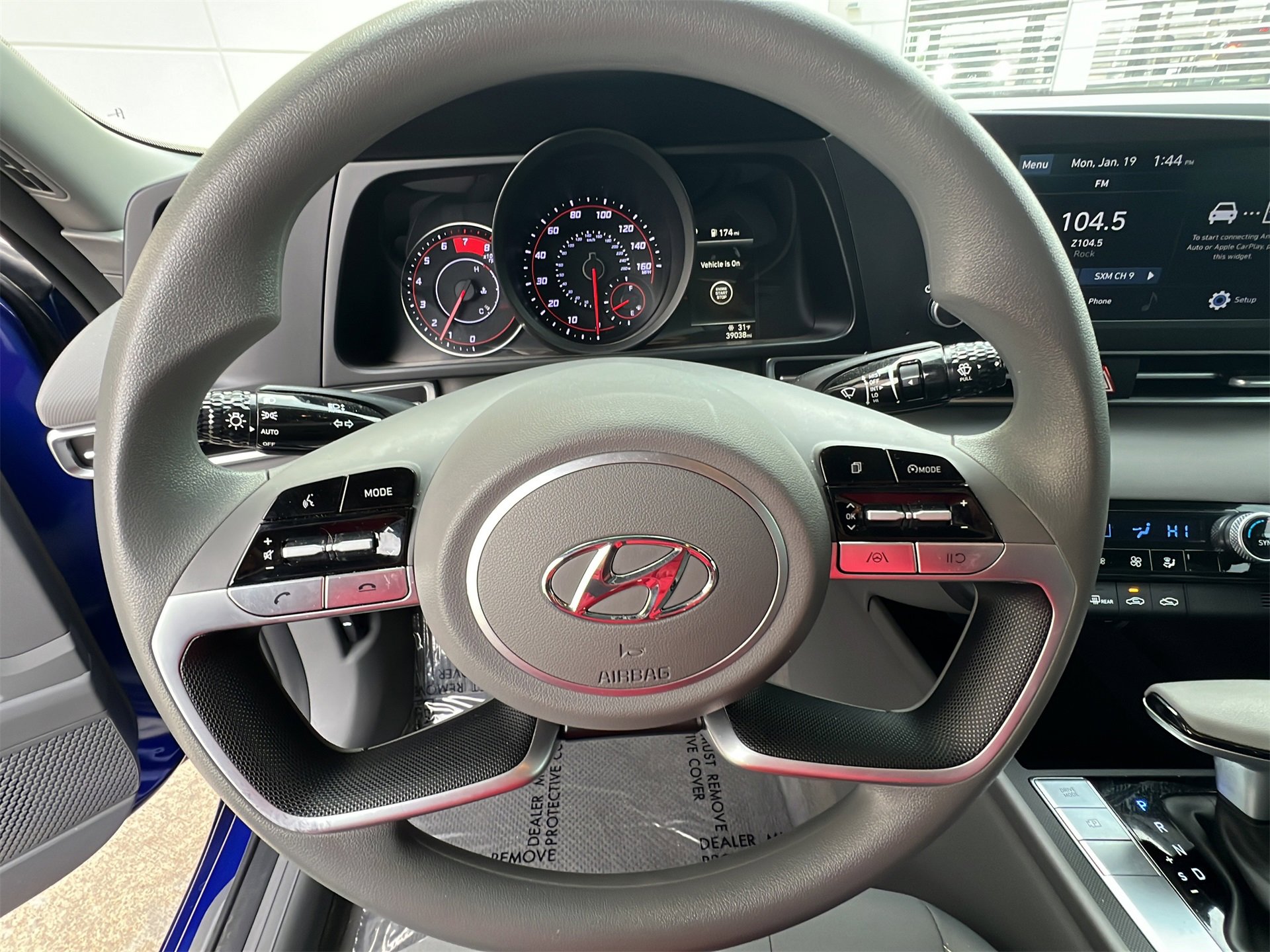 Used 2023 Hyundai Elantra SEL image 17