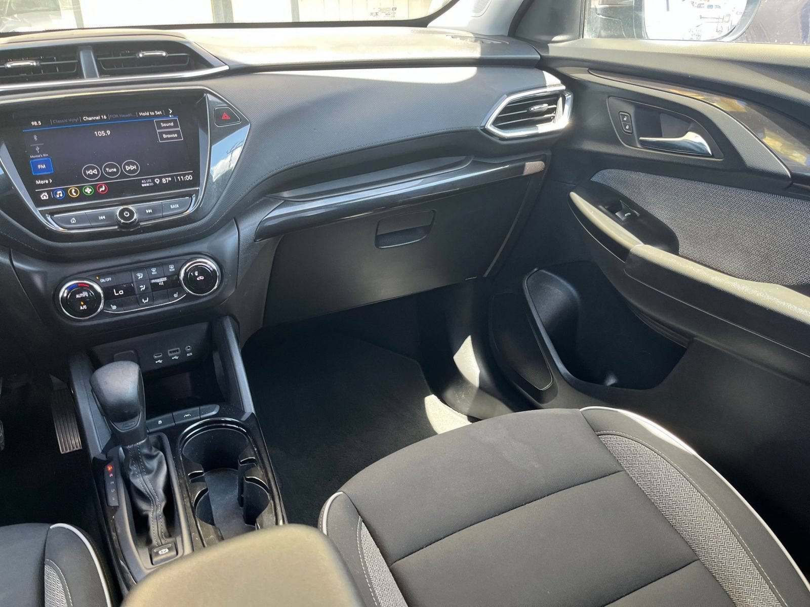 Used 2023 Chevrolet TrailBlazer LT w/ Convenience Package FWD image 34