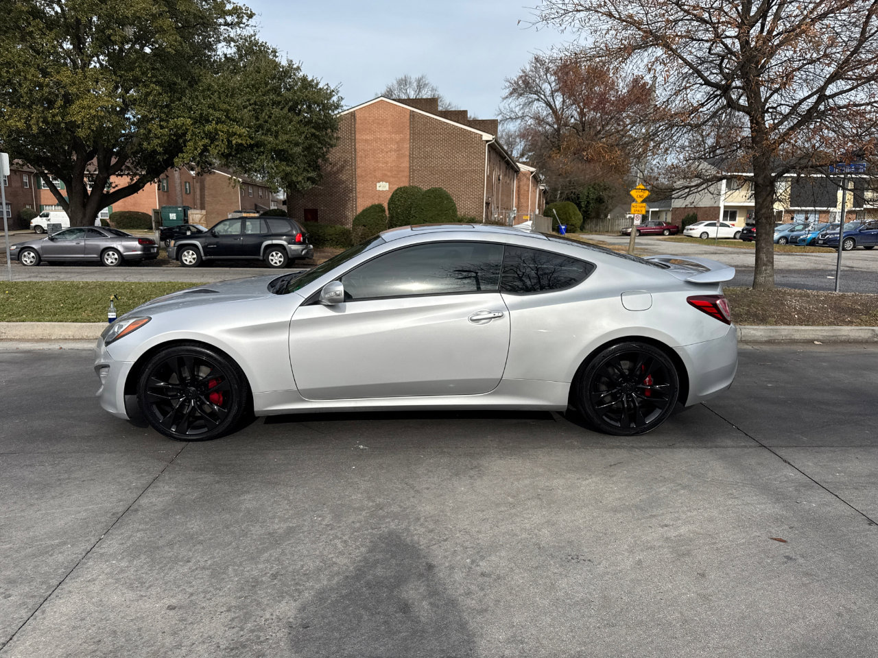 Used 2016 Hyundai Genesis Coupe 3.8 image 8