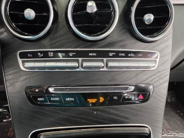 Used 2019 Mercedes-Benz GLC 300 4MATIC w/ Premium Package image 19