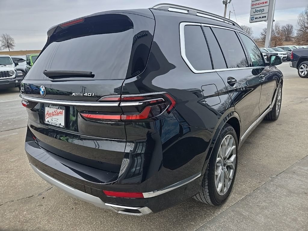 Used 2024 BMW X7 xDrive40i w/ Climate Comfort Package image 11