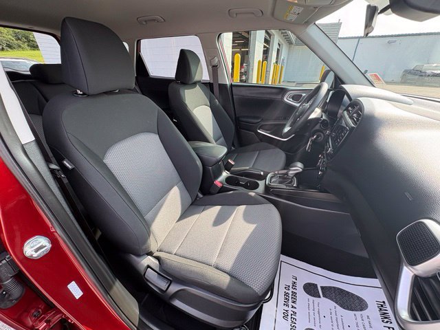 Used 2025 Kia Soul LX FWD image 24