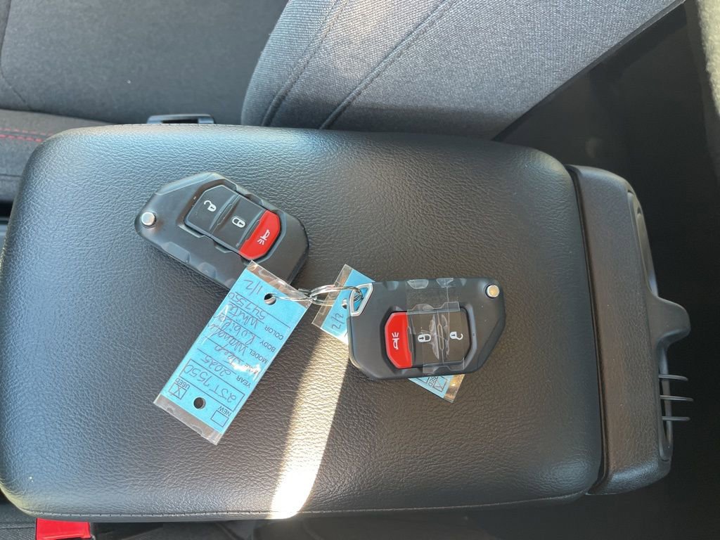 Used 2025 Jeep Wrangler Unlimited Rubicon image 37