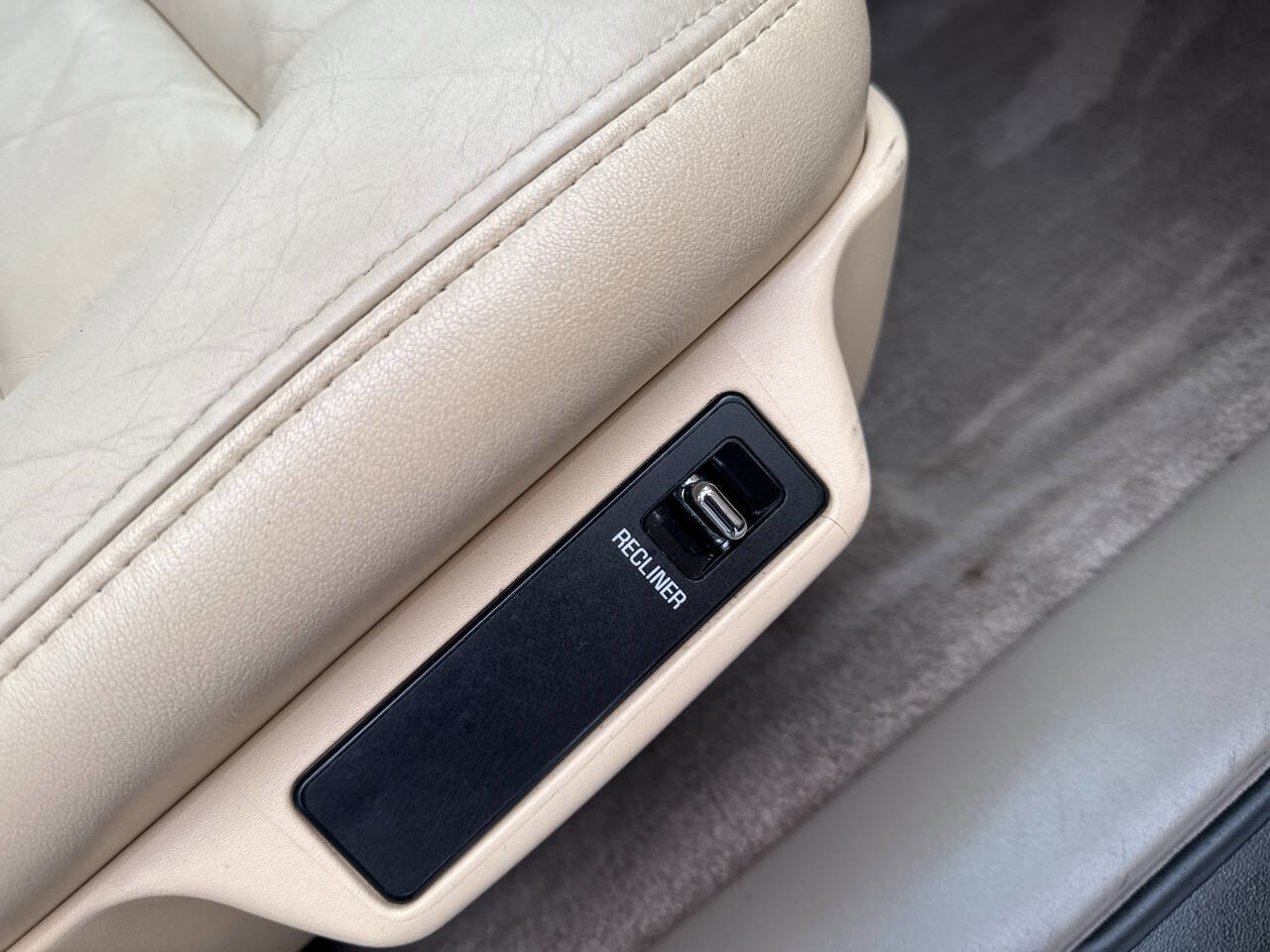 Used 1995 Cadillac De Ville Sedan image 19