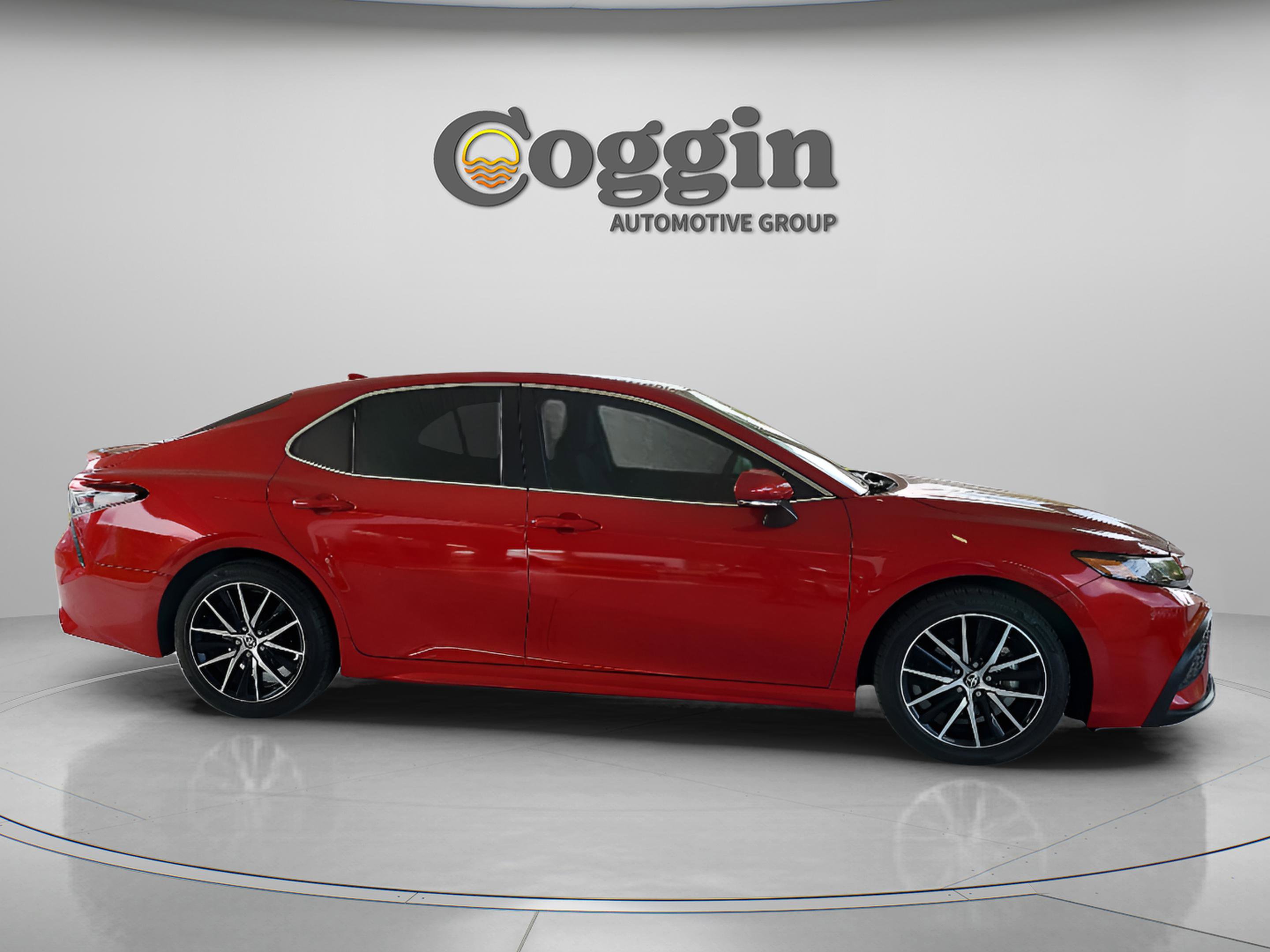 Used 2023 Toyota Camry SE w/ Convenience Package FWD image 6