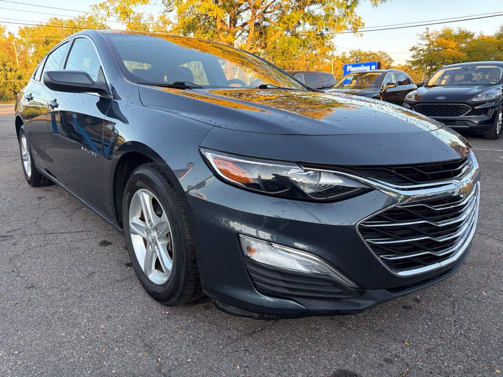 Used 2020 Chevrolet Malibu LS w/ Driver Confidence Package II FWD image 3