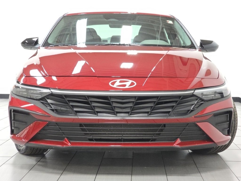 Used 2025 Hyundai Elantra Sport image 15
