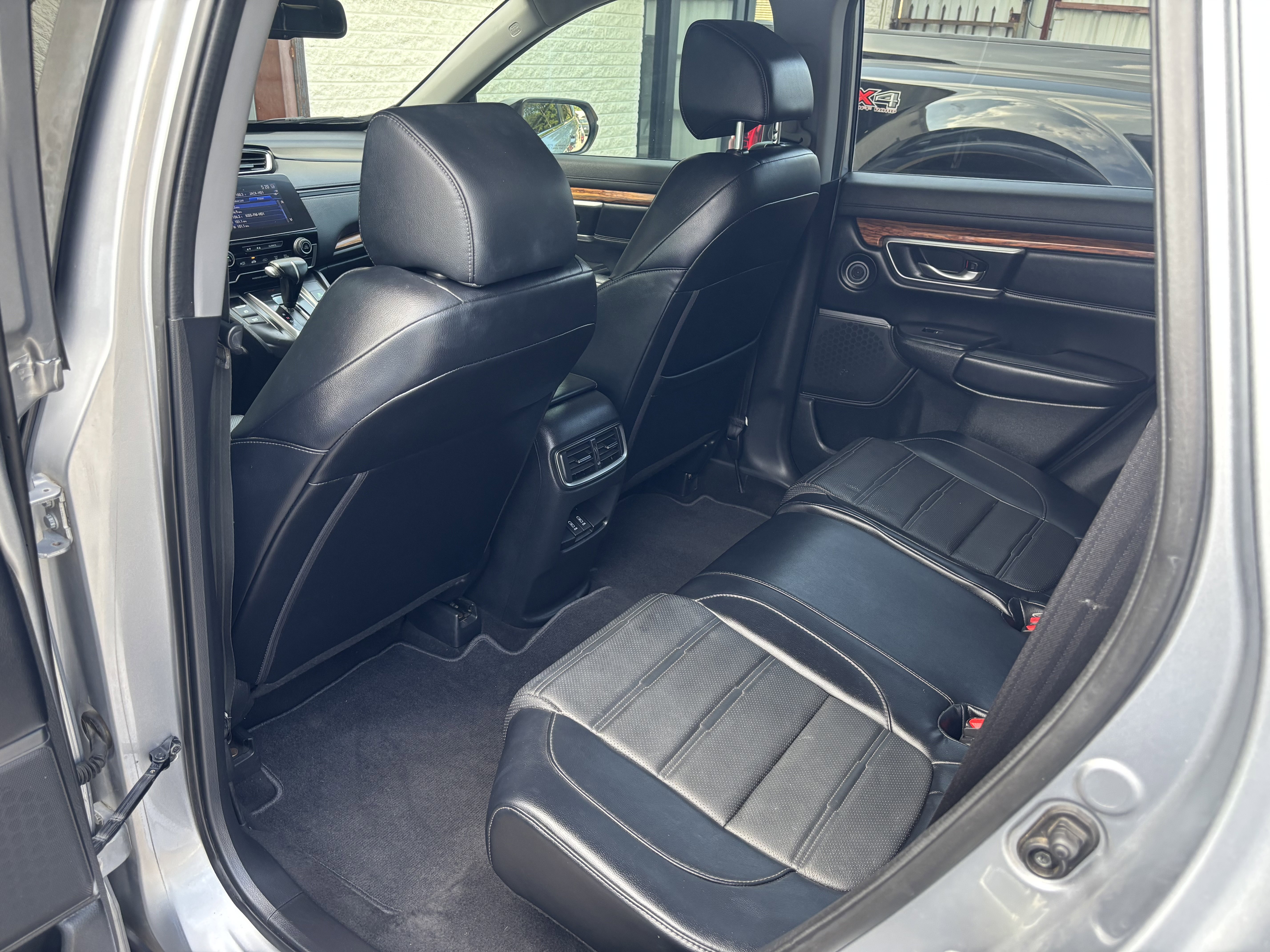 Used 2018 Honda CR-V Touring image 37