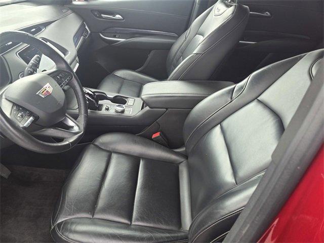 Used 2023 Cadillac XT4 Luxury w/ Cold Weather Package image 20