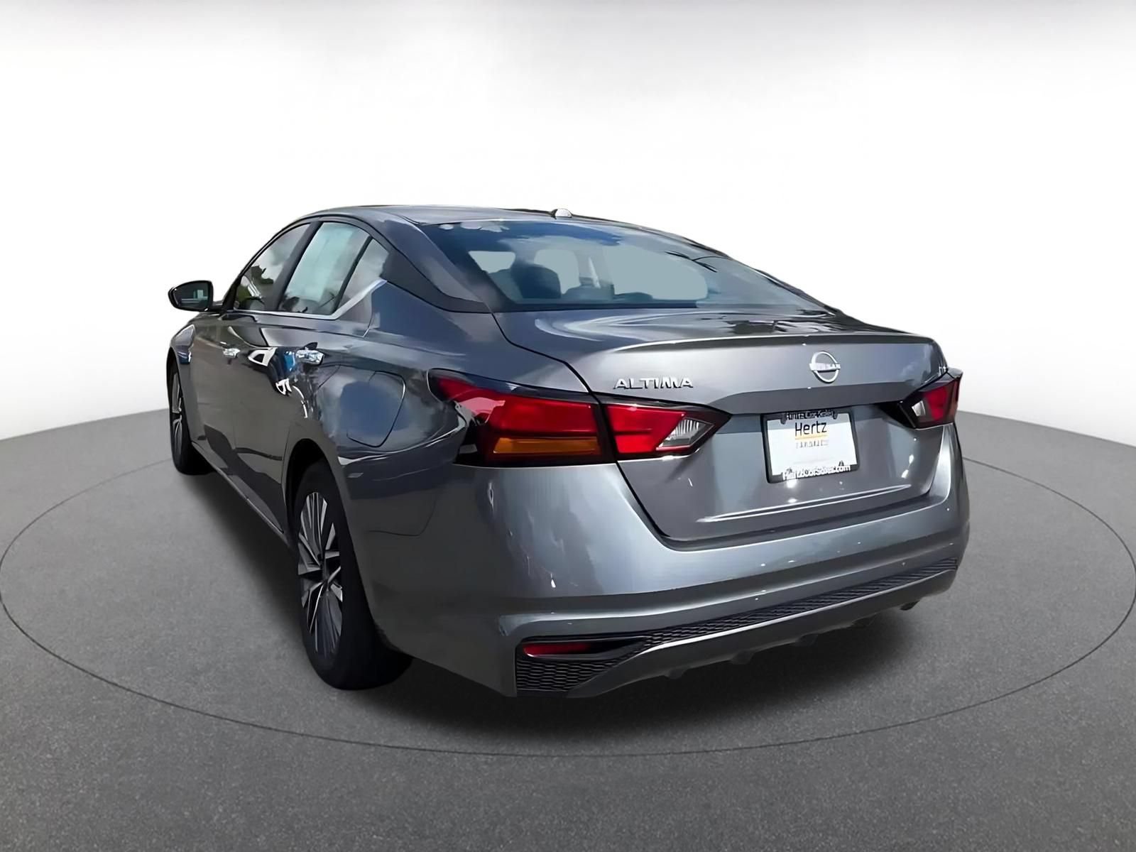 Used 2025 Nissan Altima 2.5 SV FWD image 9