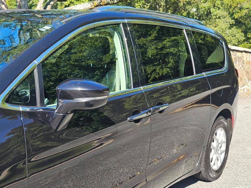 Used 2021 Chrysler Pacifica Touring-L FWD image 20