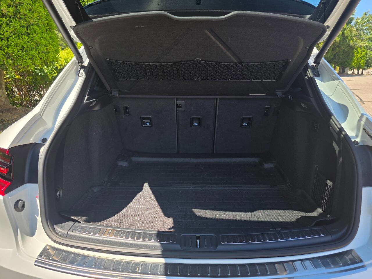 Used 2015 Porsche Macan S w/ Premium Package Plus AWD/4WD image 39