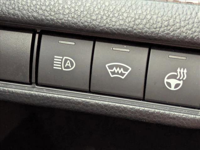 Used 2024 Toyota Prius XLE FWD image 12