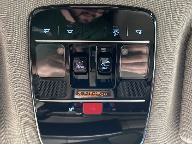 Used 2024 Hyundai Santa Fe Limited AWD/4WD image 28