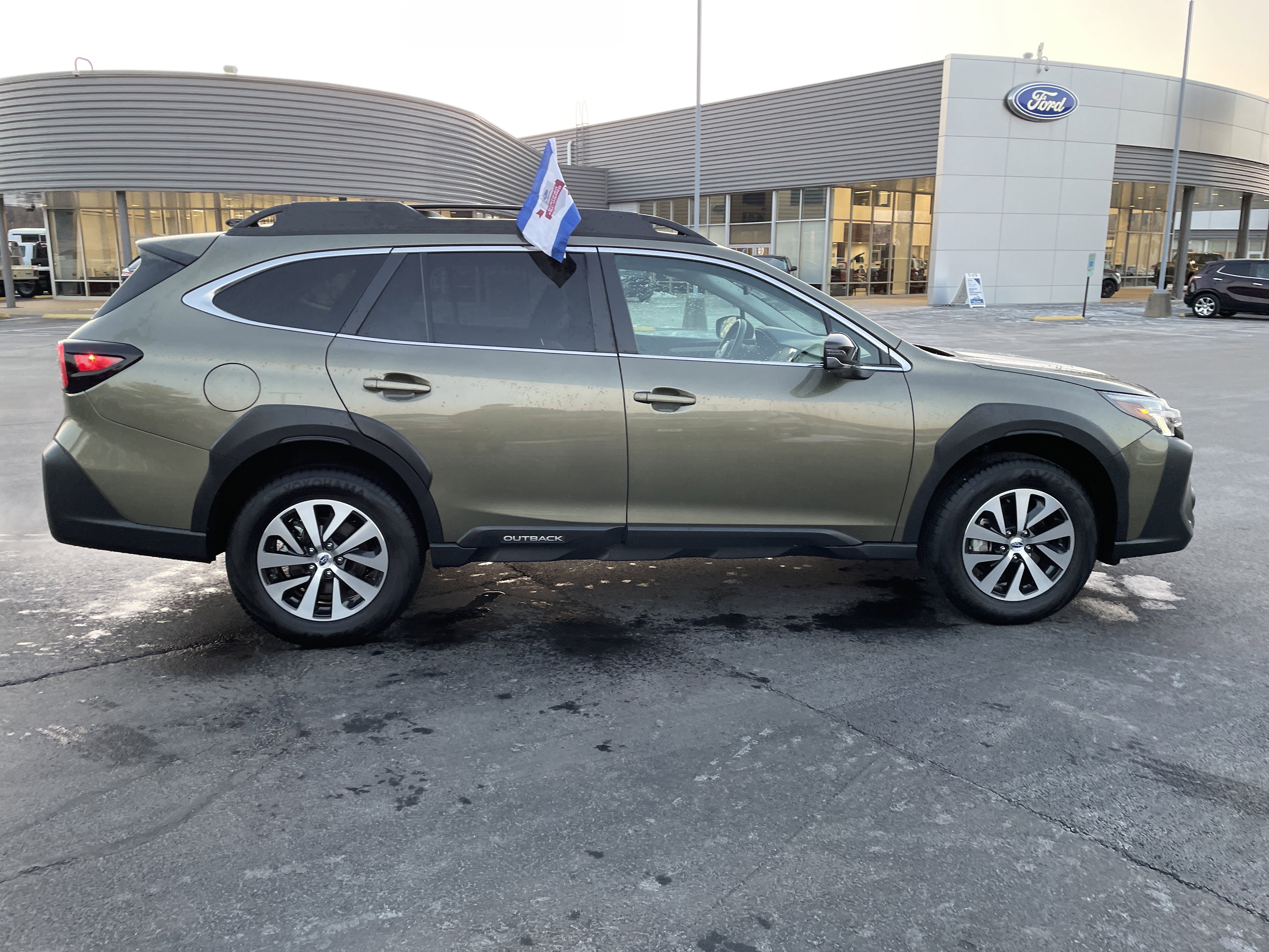 Certified 2025 Subaru Outback Premium image 6