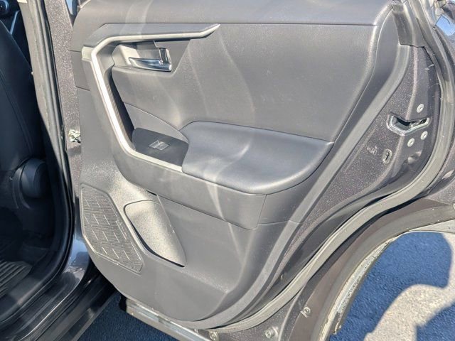 Used 2022 Toyota RAV4 XLE image 15