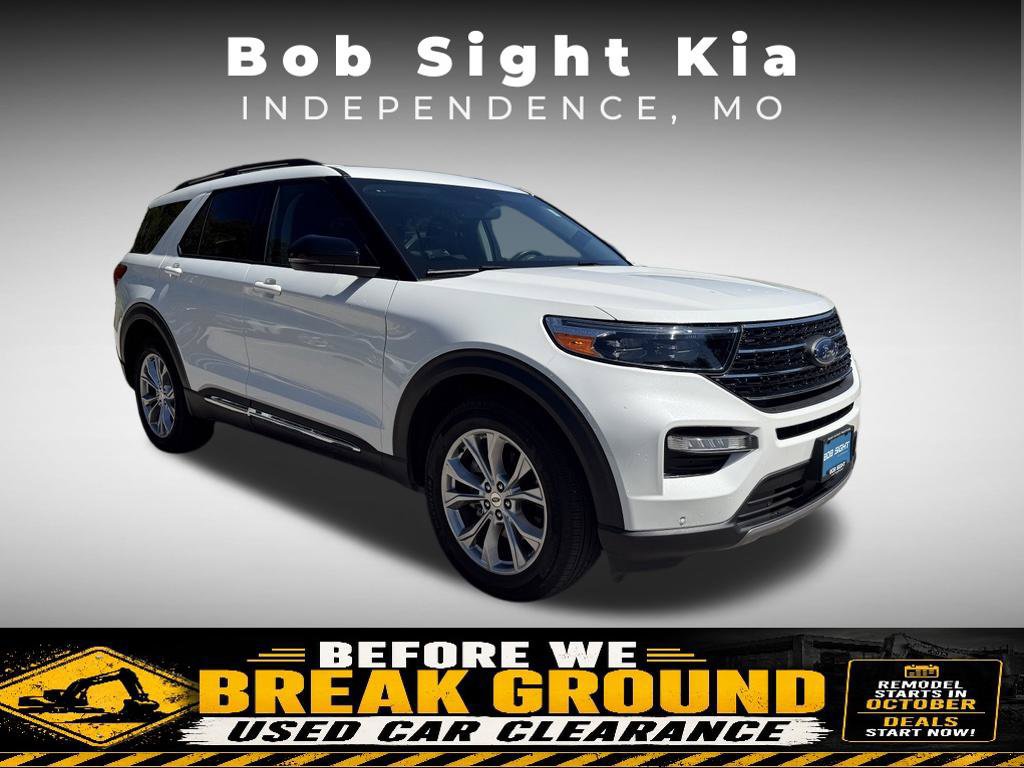Used 2024 Ford Explorer XLT w/ Equipment Group 202A AWD/4WD image 13