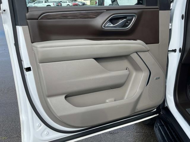 Used 2021 Chevrolet Suburban LT image 31
