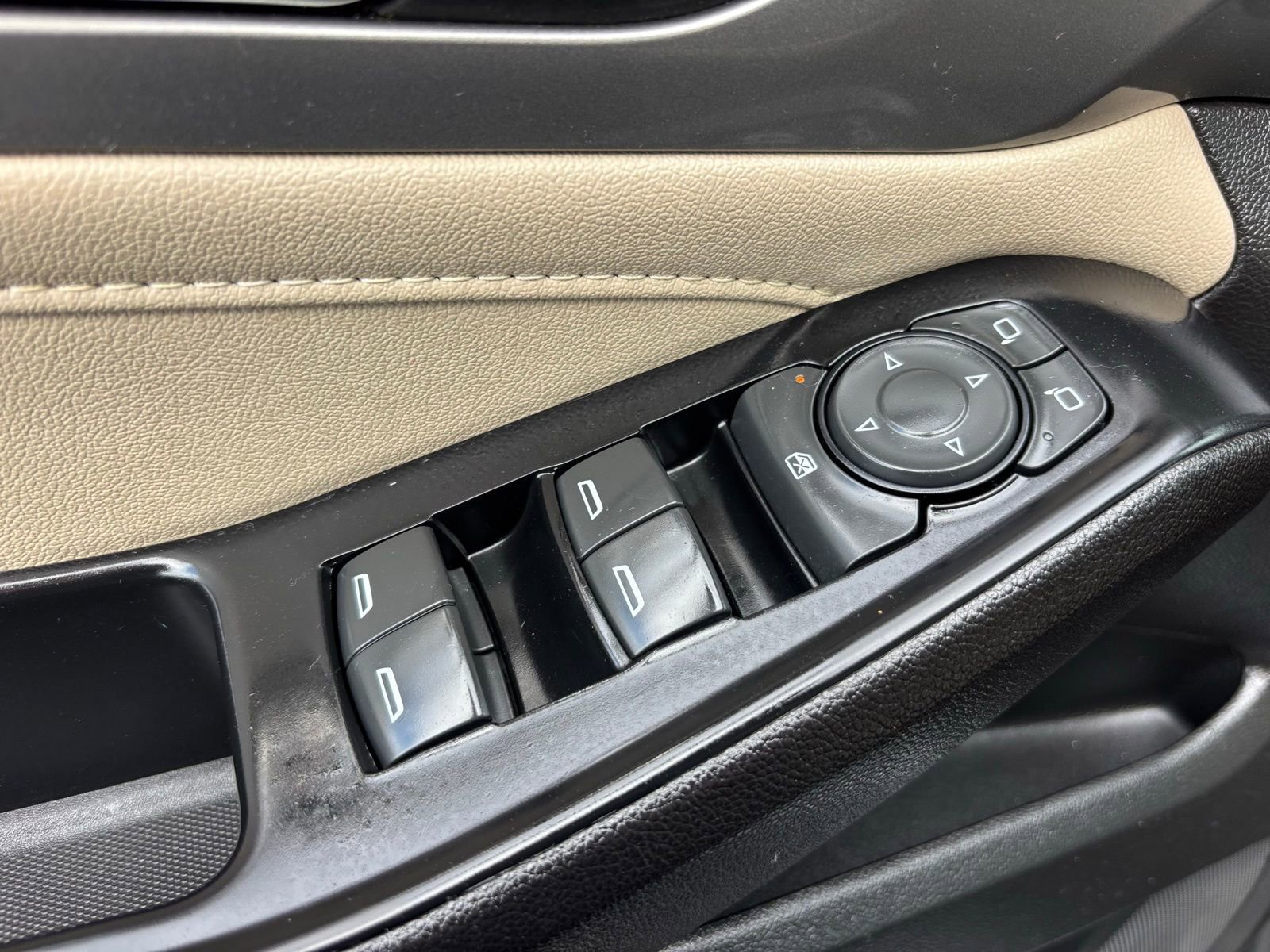 Used 2023 Chevrolet Traverse LS image 16