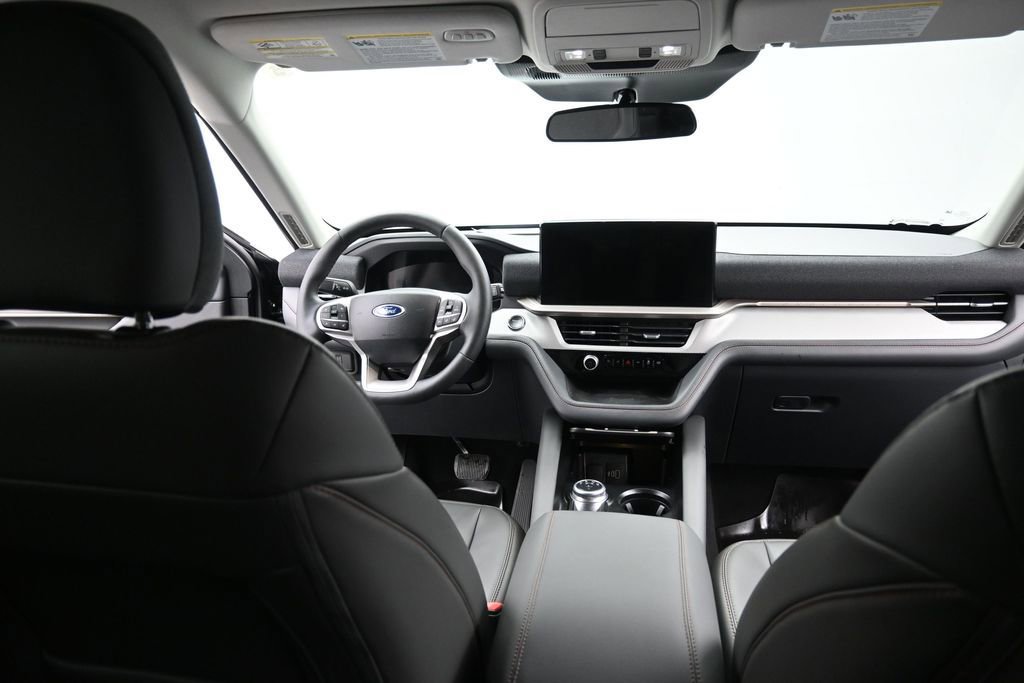 Used 2025 Ford Explorer Active w/ Active Comfort Package RWD image 20