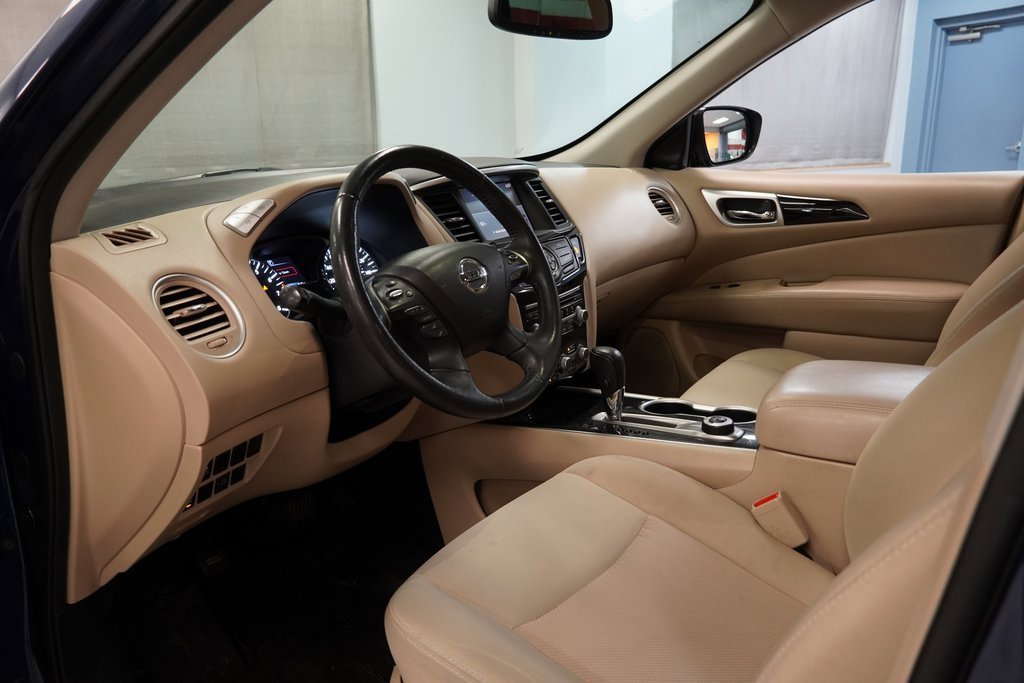 Used 2019 Nissan Pathfinder SV image 6