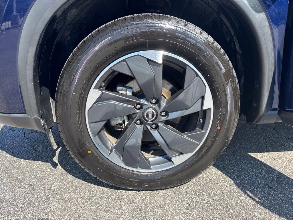Used 2025 Nissan Rogue SV FWD image 44