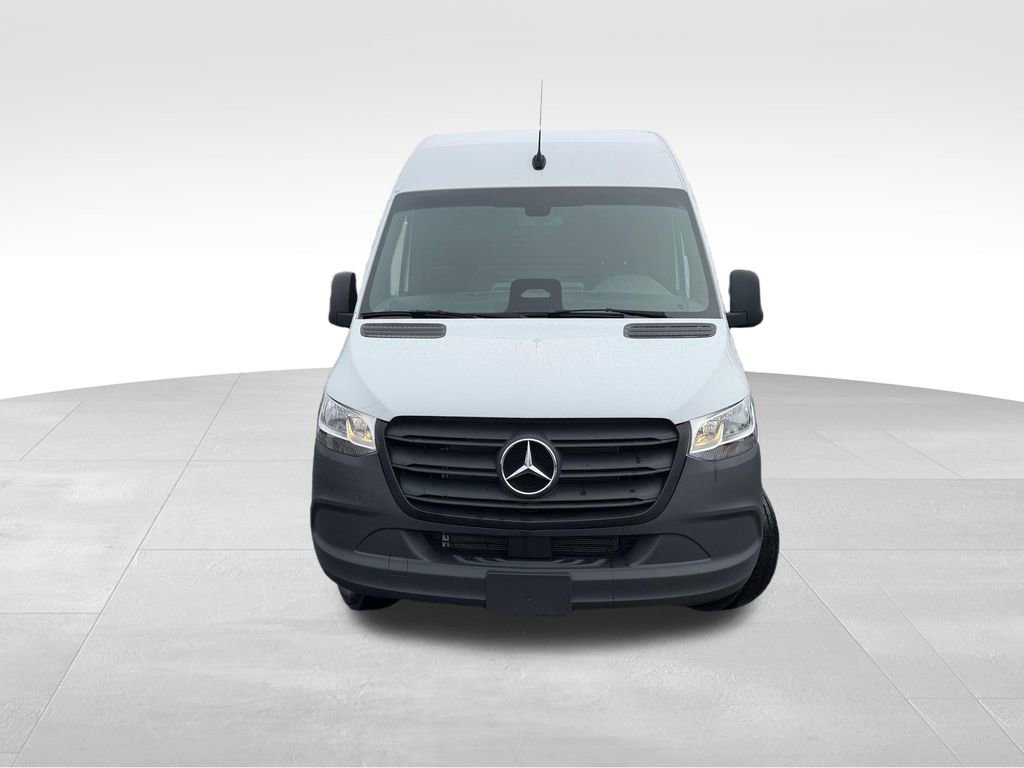 Used 2025 Mercedes-Benz Sprinter 2500 image 2