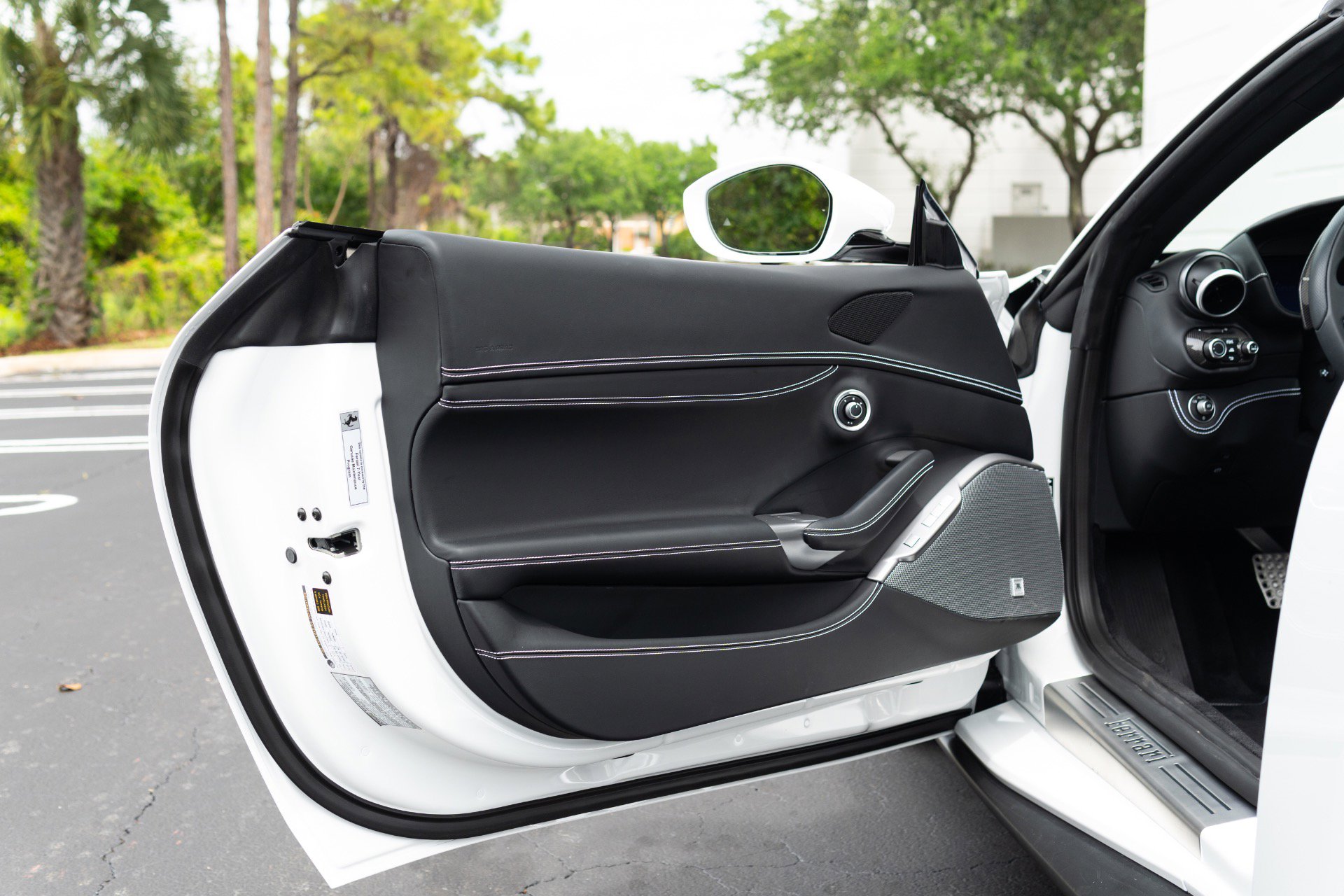 Used 2023 Ferrari Portofino M RWD image 31
