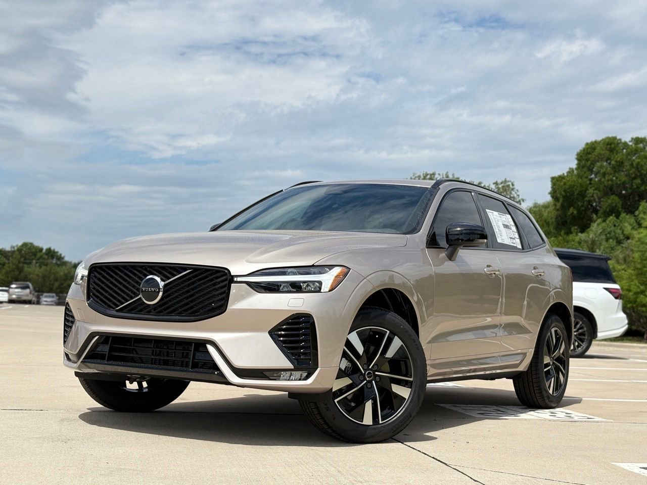 New 2026 Volvo XC60 B5 Core w/ Protection Package Premier AWD/4WD video 2