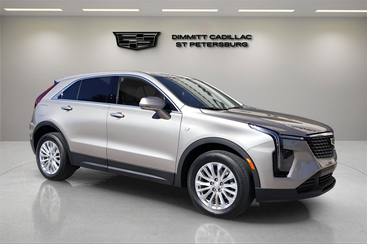 Used 2024 Cadillac XT4 Luxury w/ Cold Weather Package image 7