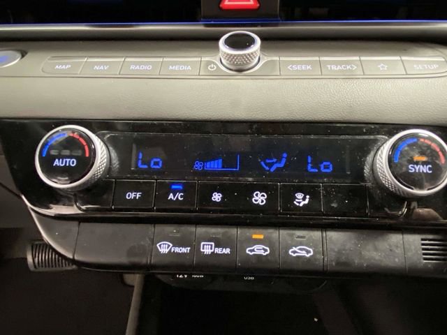 Used 2024 Hyundai Elantra SEL image 19