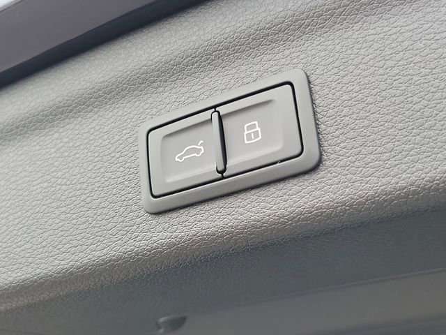 New 2025 Audi Q3 2.0T Premium image 31