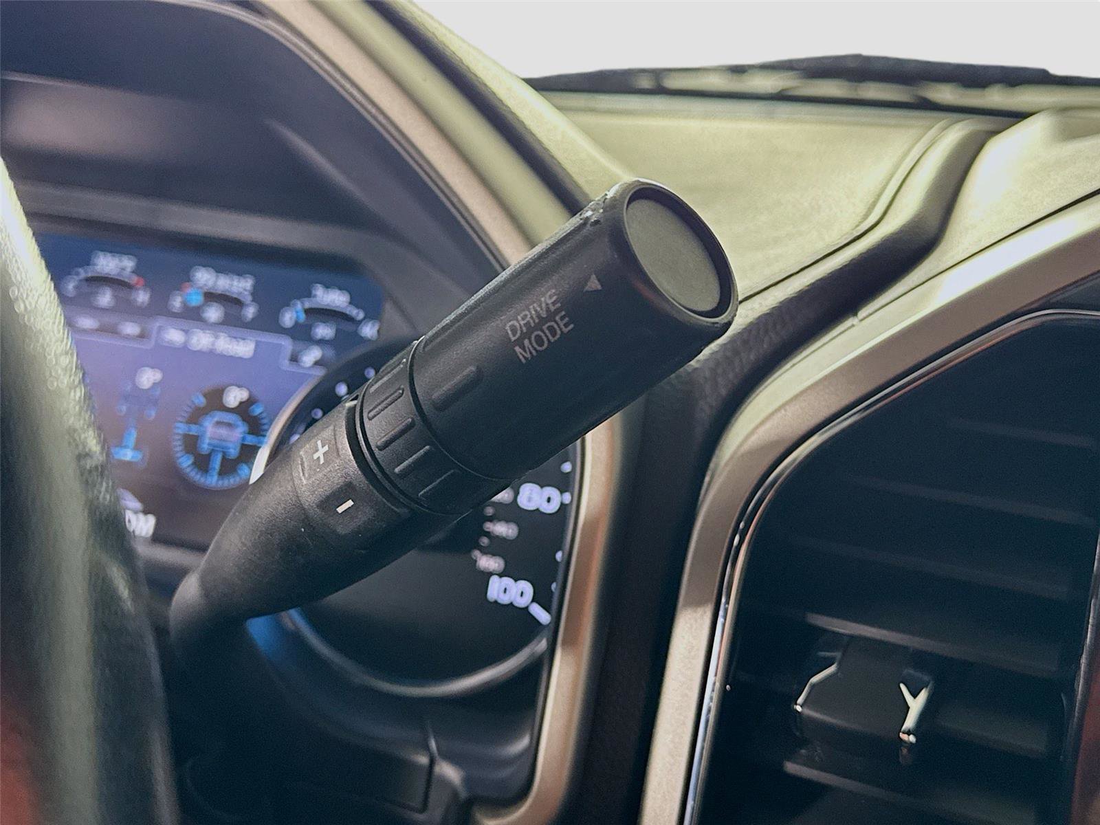 Used 2022 Ford F350 Lariat w/ Lariat Ultimate Package image 11