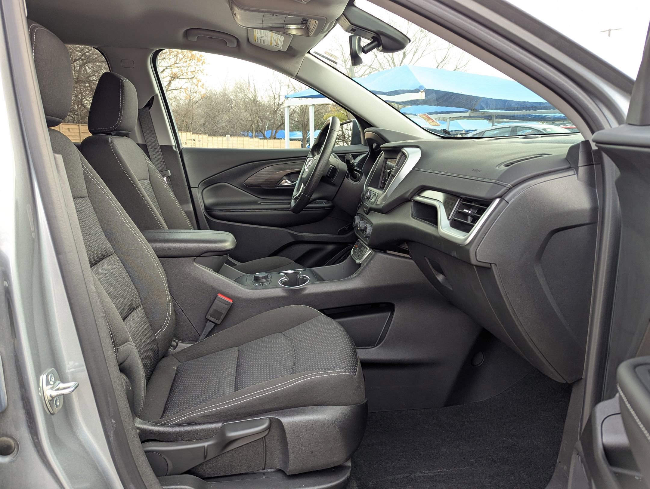 Used 2024 GMC Terrain SLE w/ Driver Convenience Package image 27