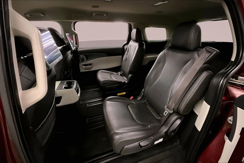 Used 2022 Kia Carnival LX w/ Paint Protection Package FWD image 30