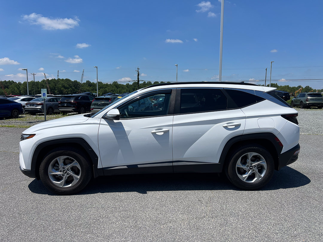 Used 2023 Hyundai Tucson SEL FWD image 2