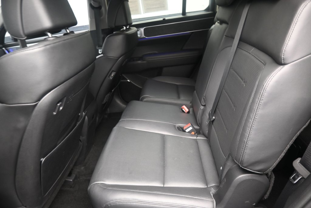 Used 2024 Hyundai Santa Fe Limited AWD/4WD image 14