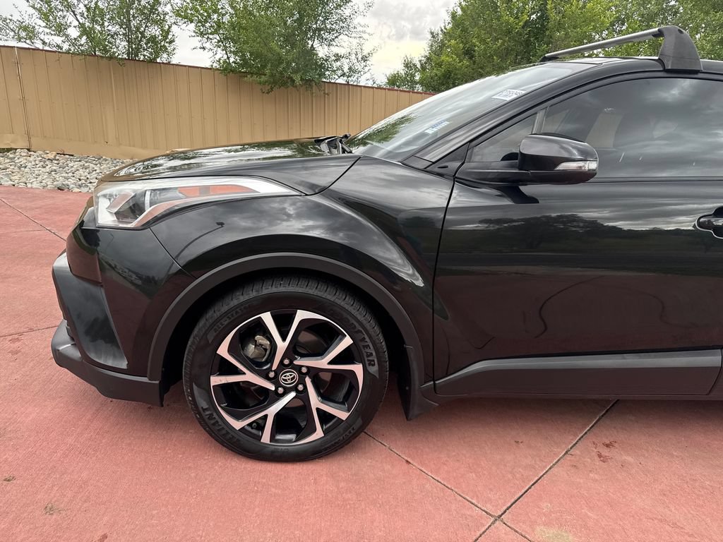 Used 2018 Toyota C-HR XLE FWD image 34