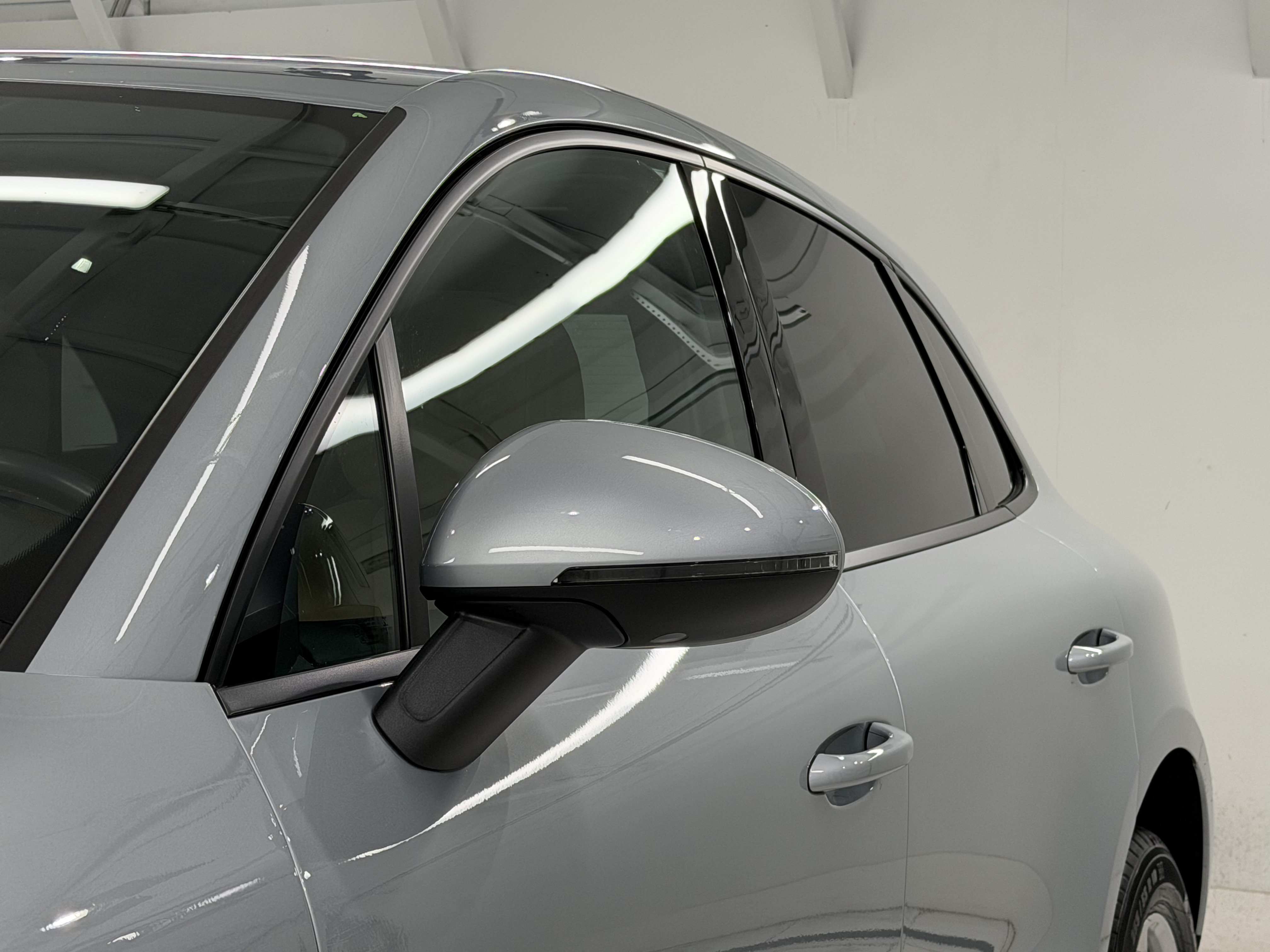 Certified 2021 Porsche Macan AWD/4WD image 18