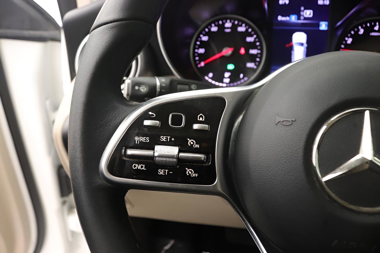 Used 2022 Mercedes-Benz GLC 300 image 10