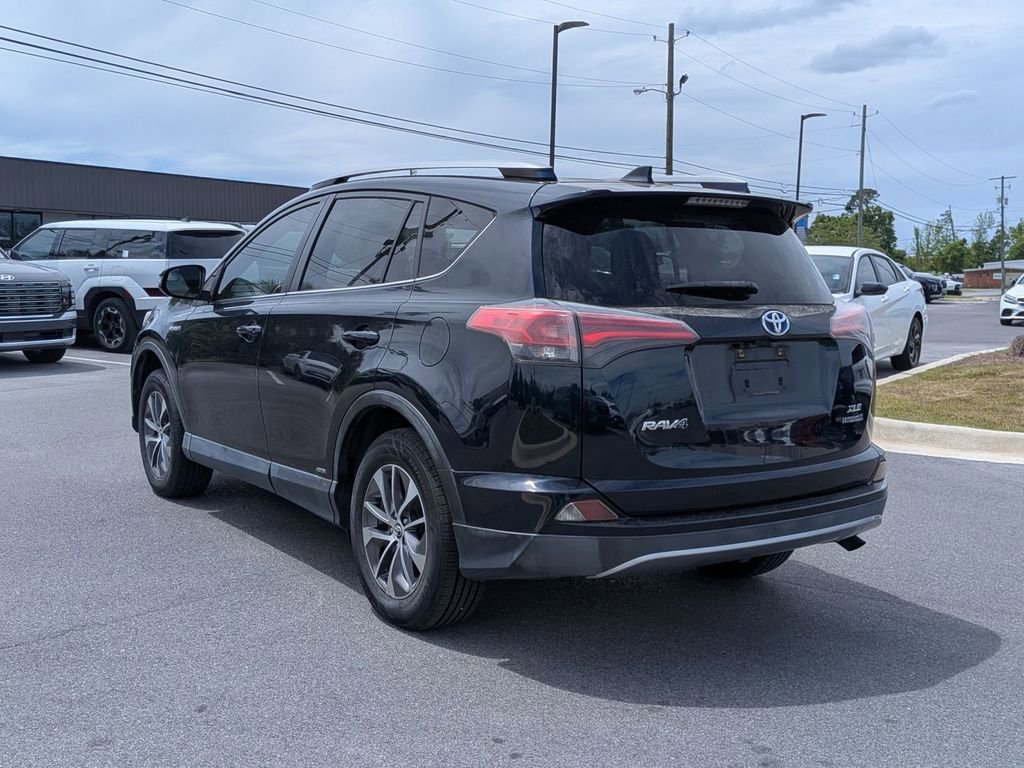 Used 2017 Toyota RAV4 XLE image 8