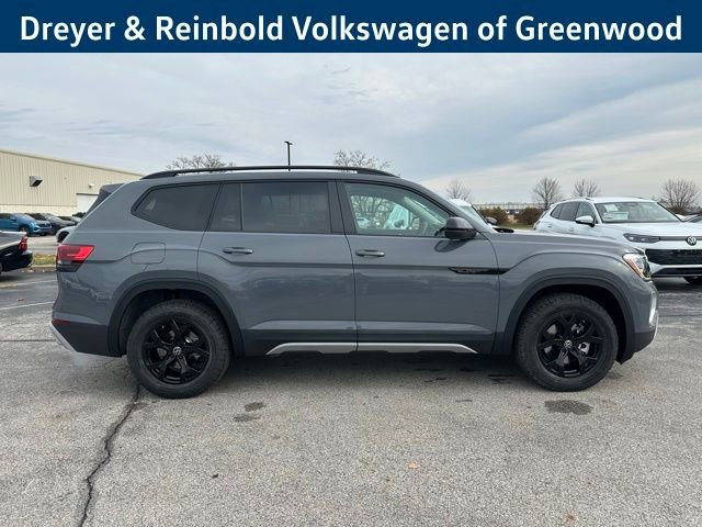 New 2026 Volkswagen Atlas Peak Edition image 8
