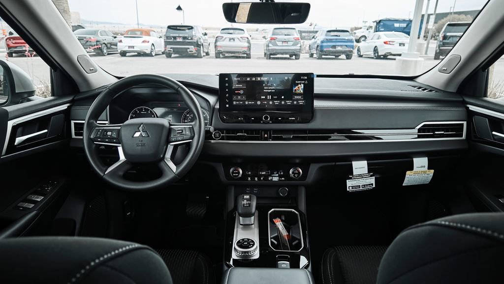 New 2026 Mitsubishi Outlander ES FWD image 23