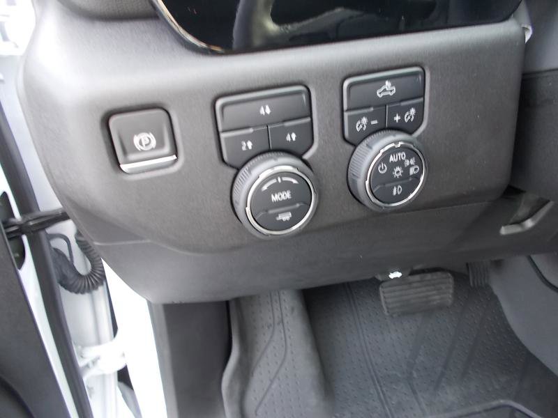 Used 2025 Chevrolet Silverado 2500 LT image 33