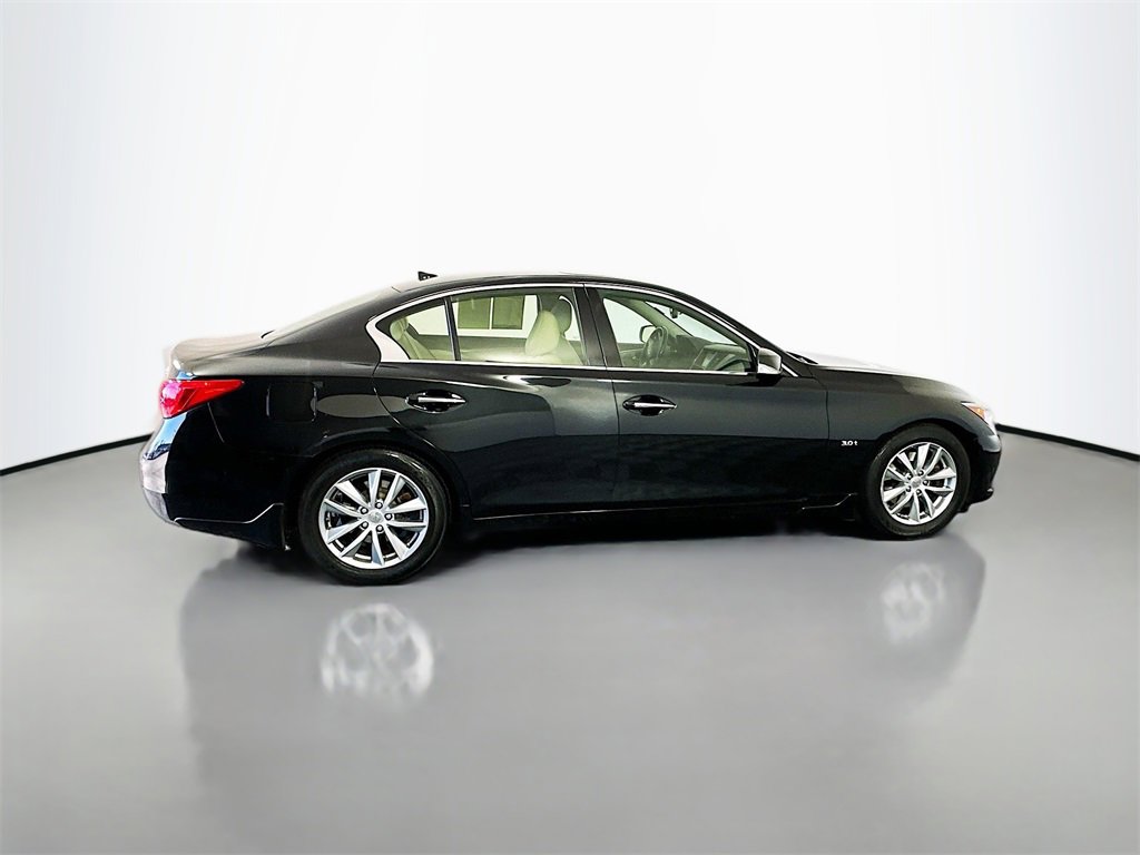 Used 2017 INFINITI Q50 3.0t Premium w/ Driver Assistance Package image 8