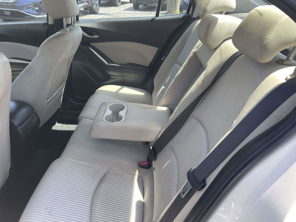 Used 2016 MAZDA MAZDA3 i Sport w/ Preferred Equipment Package FWD image 21